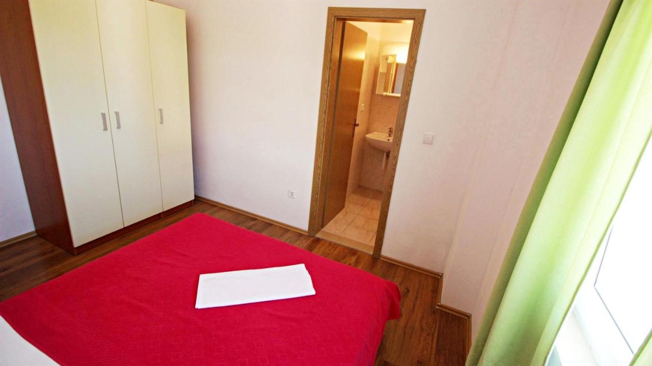 Apartments Marko Nemira オミシュ エクステリア 写真