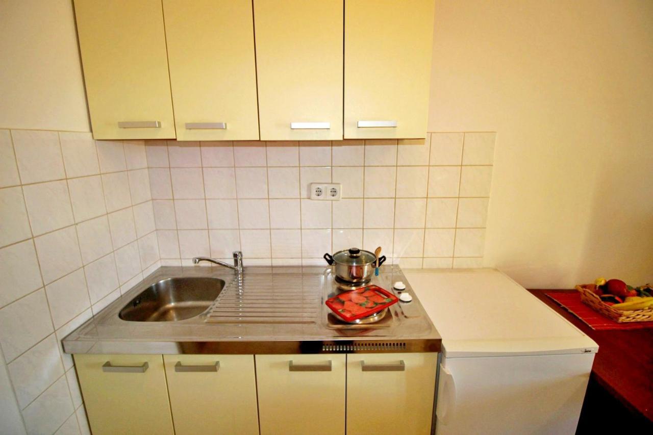 Apartments Marko Nemira オミシュ エクステリア 写真