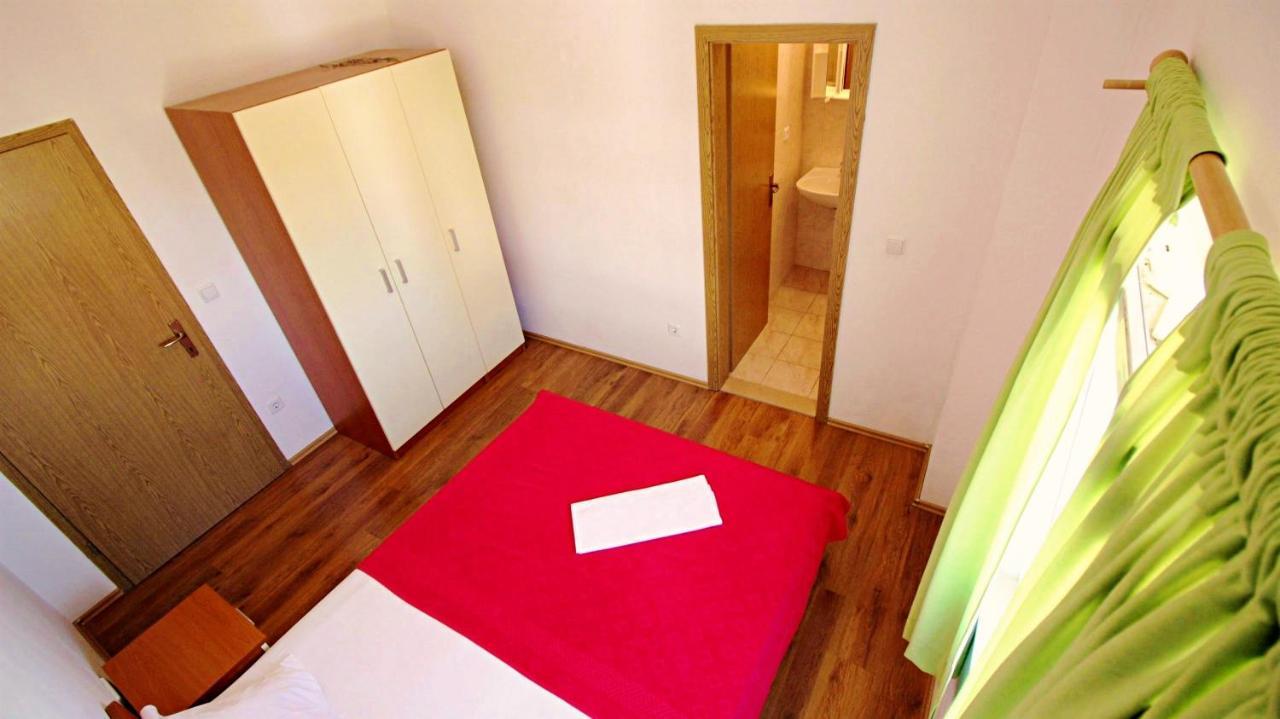 Apartments Marko Nemira オミシュ エクステリア 写真