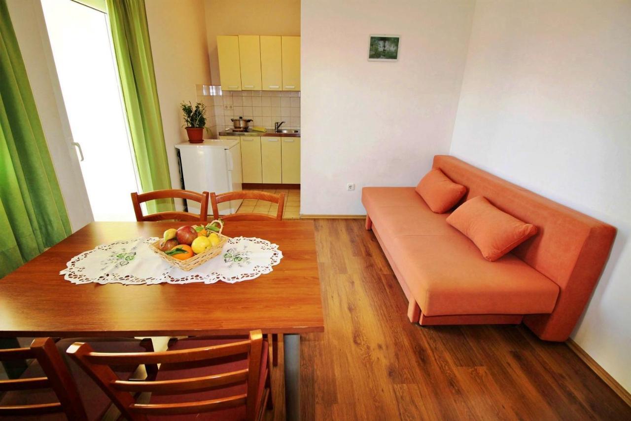 Apartments Marko Nemira オミシュ エクステリア 写真